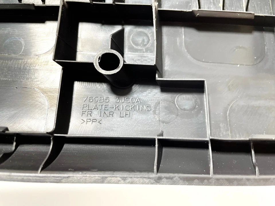 14-20 INFINITI QX60 DELANTERO IZQUIERDO LADO DEL CONDUCTOR PLACA DE RASGUÑO PANEL DE PATADA CUBIERTA OEM Foto 4 de 4