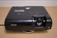 Epson EX90 Projector 1024x768 XGA Portable 3 LCD Video 2600 Lumens S-Video VGA