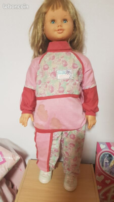 GROSSE PUPPE JESMAR 88 CM LÄSSIG
