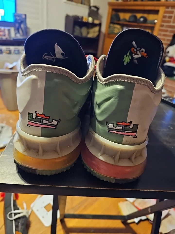 Nike Space Jam x LeBron 18 Low Bugs x Marvin Size 10.5 - Image 3 of 4