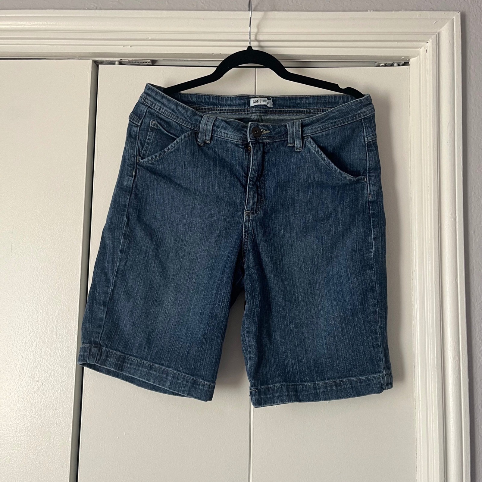 Lee Women's Bermuda Shorts Denim Dark Wash Low Rise Classic Fit Size 14