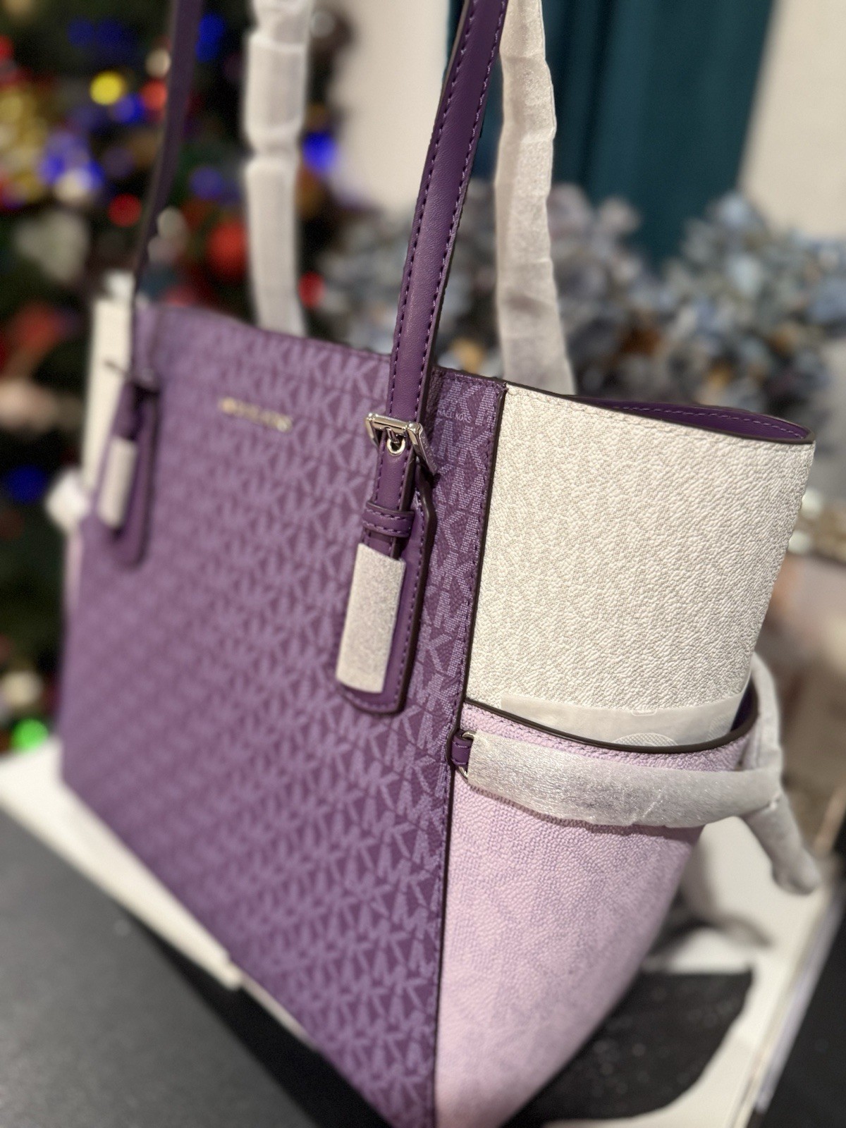 Set MICHAEL KORS Voyager Large Color-Block Signature Logo Tote Bag and Wristlet thumbnail 5