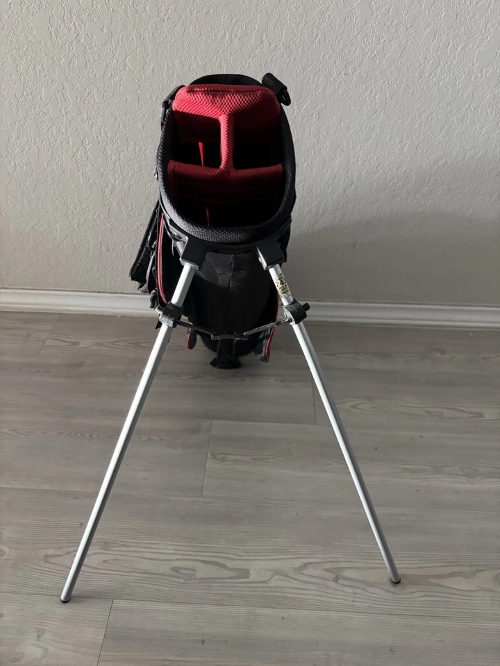 Nike VRS Junior Red Golf Bag Set with 7 9 Iron Driver 4H and Putter and - Image 4 of 4