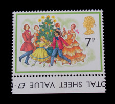 Great Britain Stamp Scott 847 Carolers around Christmas Tree 7p 1978 Mint MNH