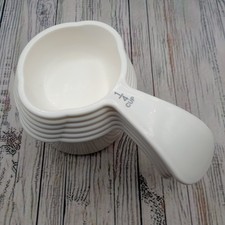 Tupperware White Gray Curved Handle Measuring Cups Double Spout 6 Cup Set