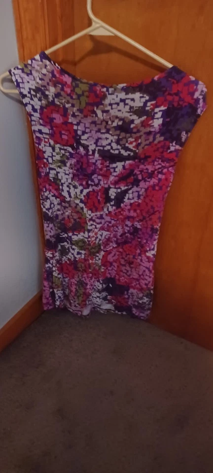 Camiseta sin mangas CAbi para mujer mosaico cuello redondo talla mediana estilo #948 Foto 2 de 4