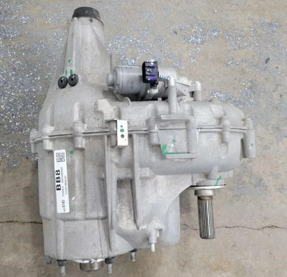 2019-2023 Chevrolet Silverado 1500 Transfer Case Assembly OEM Opt MQB 10 speed - Image 2 of 4