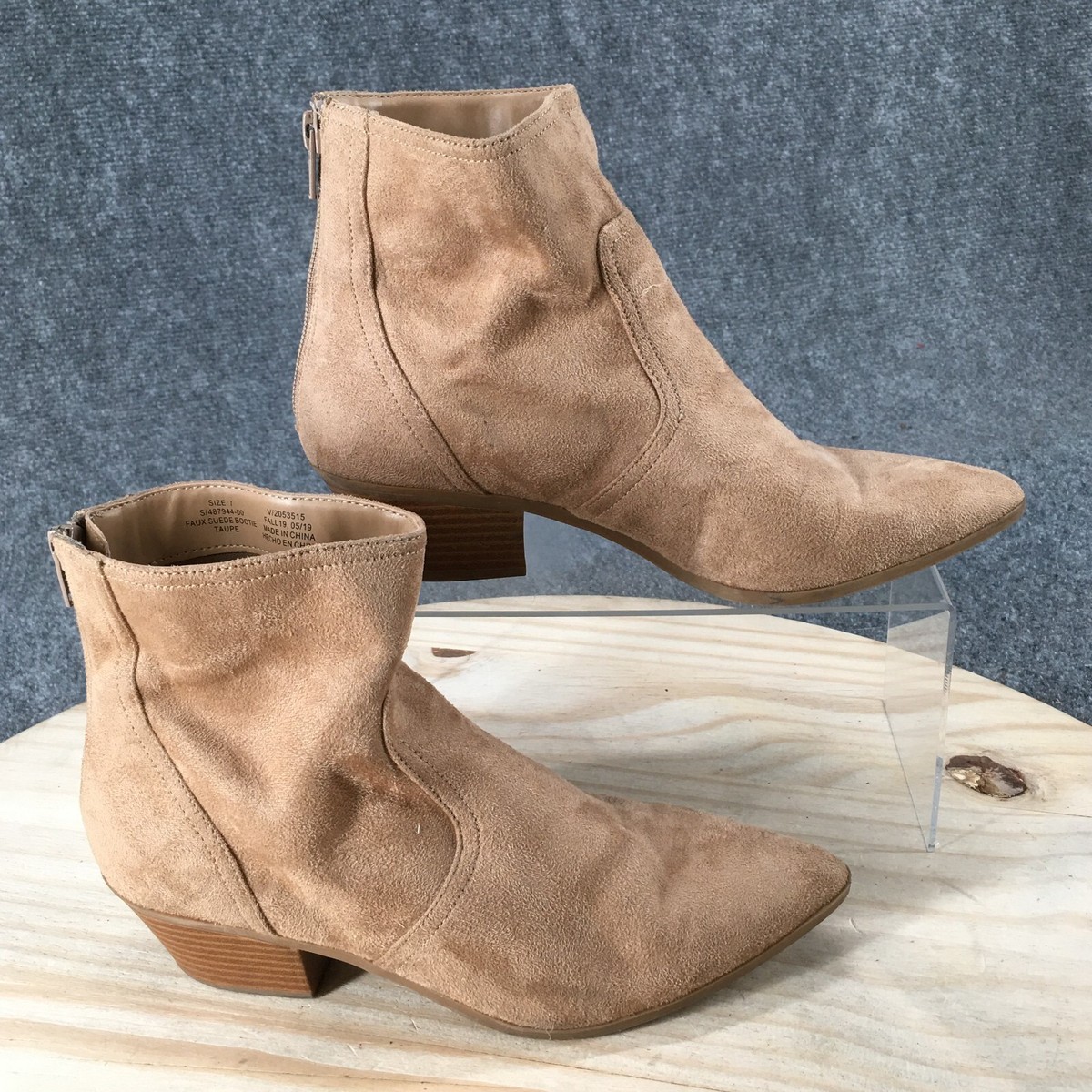 BANANA REPUBLIC Size 9.5 Taupe Suede Lace-Up Boots Banana Republic‎ Toe boots main image 3