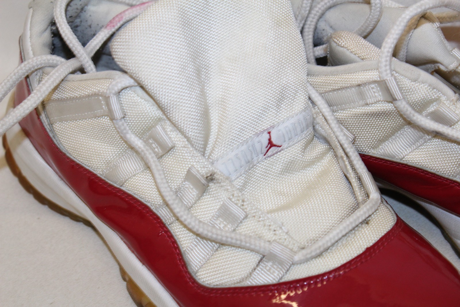 Nike Air blanc Jordan Rouge Cuir verni & blanc Air cassé XI Lacets Baskets UK9.5 EU44.5 4e6ca0 Nike Air blanc Jordan Rouge Cuir verni & blanc Air cassé XI Lacets Baskets UK9.5 EU44.5 4e6ca0