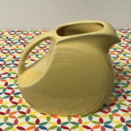 Fiestaware Yellow Juice Pitcher Fiesta Retired Pale Yellow Small 28 oz Pitcher - Picture 5 of 9