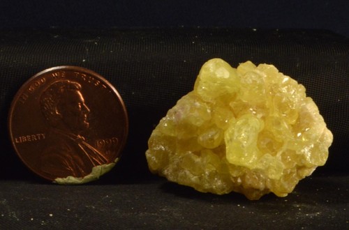 #10.007 Cristalli di zolfo su matrice - dal Messico o dal Nevada - Foto 1 di 6