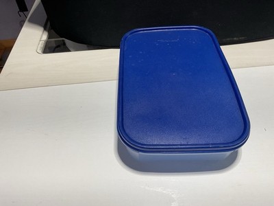 Vintage Tupperware Rectangular Storage Container 8 1/2 Cups Medium Blue Lid