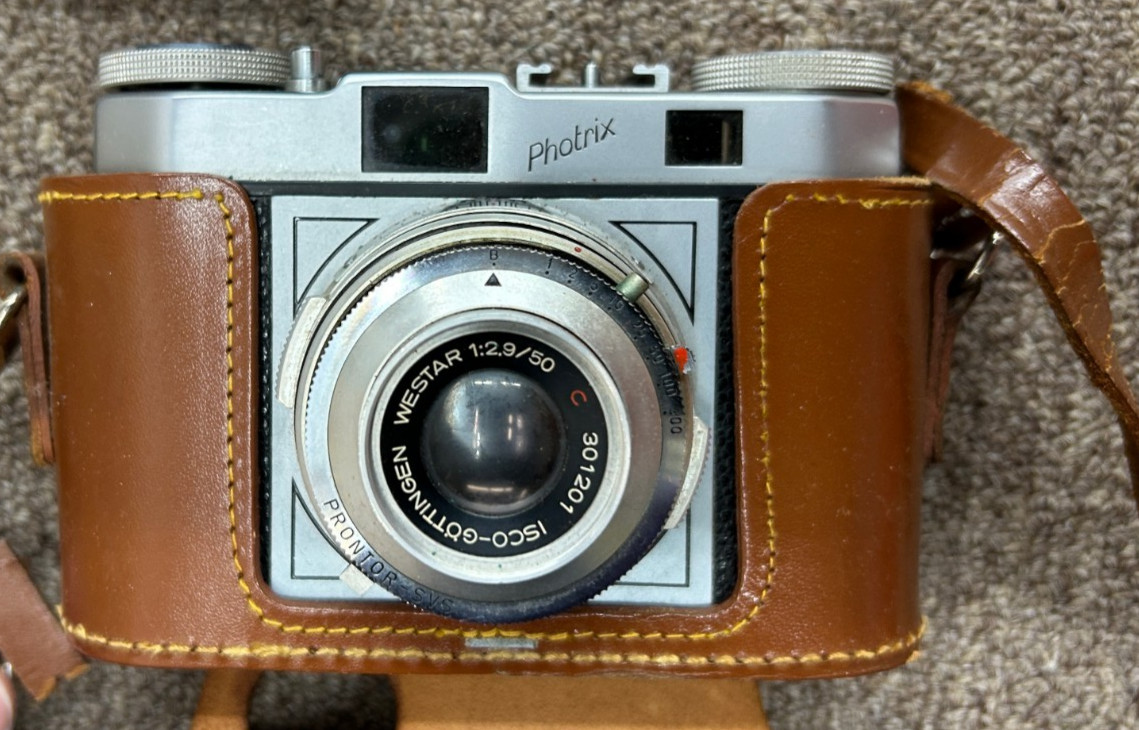 Photrix Kodak Canon Pentax Vivitar Magnavox 9 Assorted Cameras and Handheld TVs