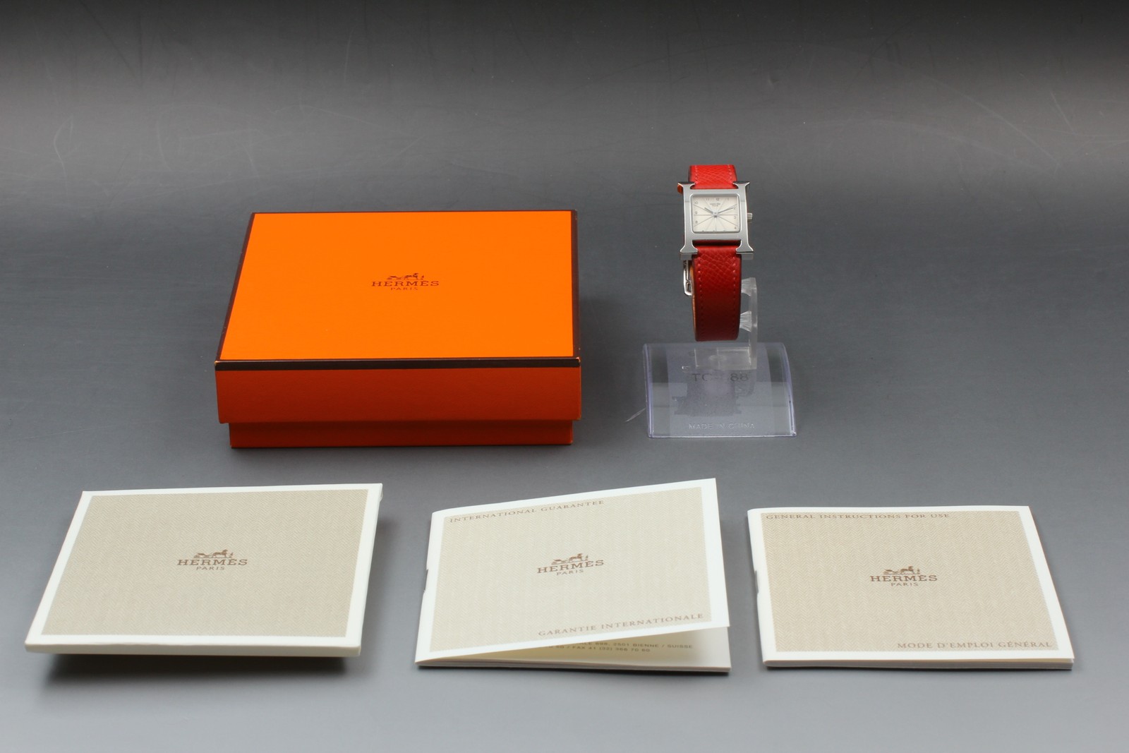 Boxed [Near Mint] HERMES H Watch HH1.210 Textured Dial Red Belt Quartz Women's image 2