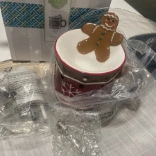 SCENTSY GINGERBREAD MAN WAX WARMER MINI WALL PLUG IN WINTER CHRISTMAS, NIB