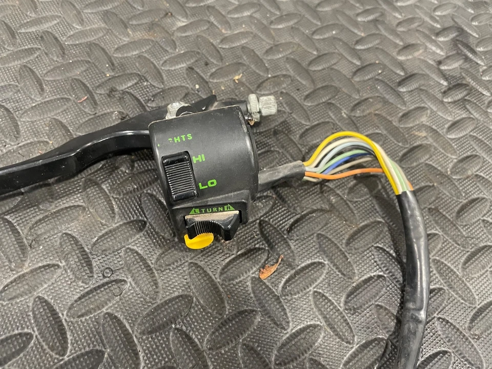 Interruptor lateral esquerdo e alavanca de embreagem Honda CB125S CB125 S 1981-1984 - Imagem 3 de 4