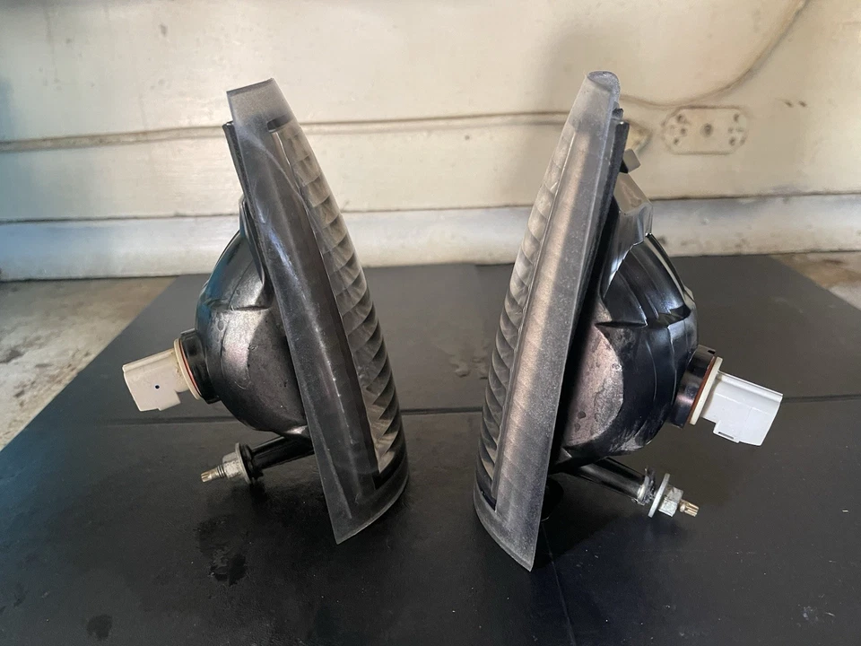 2003-2006 Lincoln Ls Reverse Lights Set of 2 - Image 2 of 4