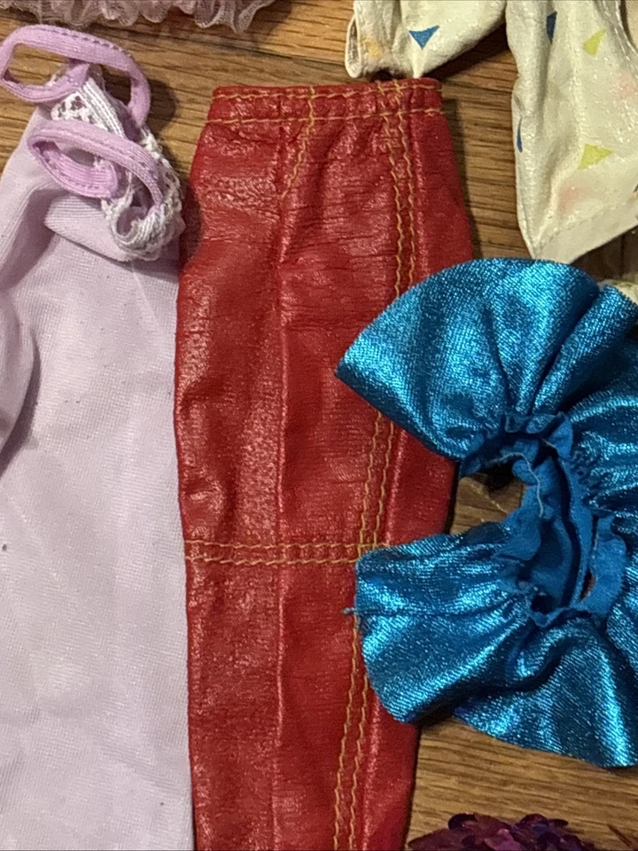 Huge Lot Vintage 1970s-80s Barbie Clothes & Doll Accessories Original &Homemade - Image 4 of 4