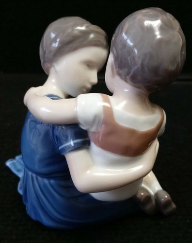 Royal Copenhagen Porcelain figurine Children playing Denmark Bing Grondahl 1568 - Picture 8 of 12
