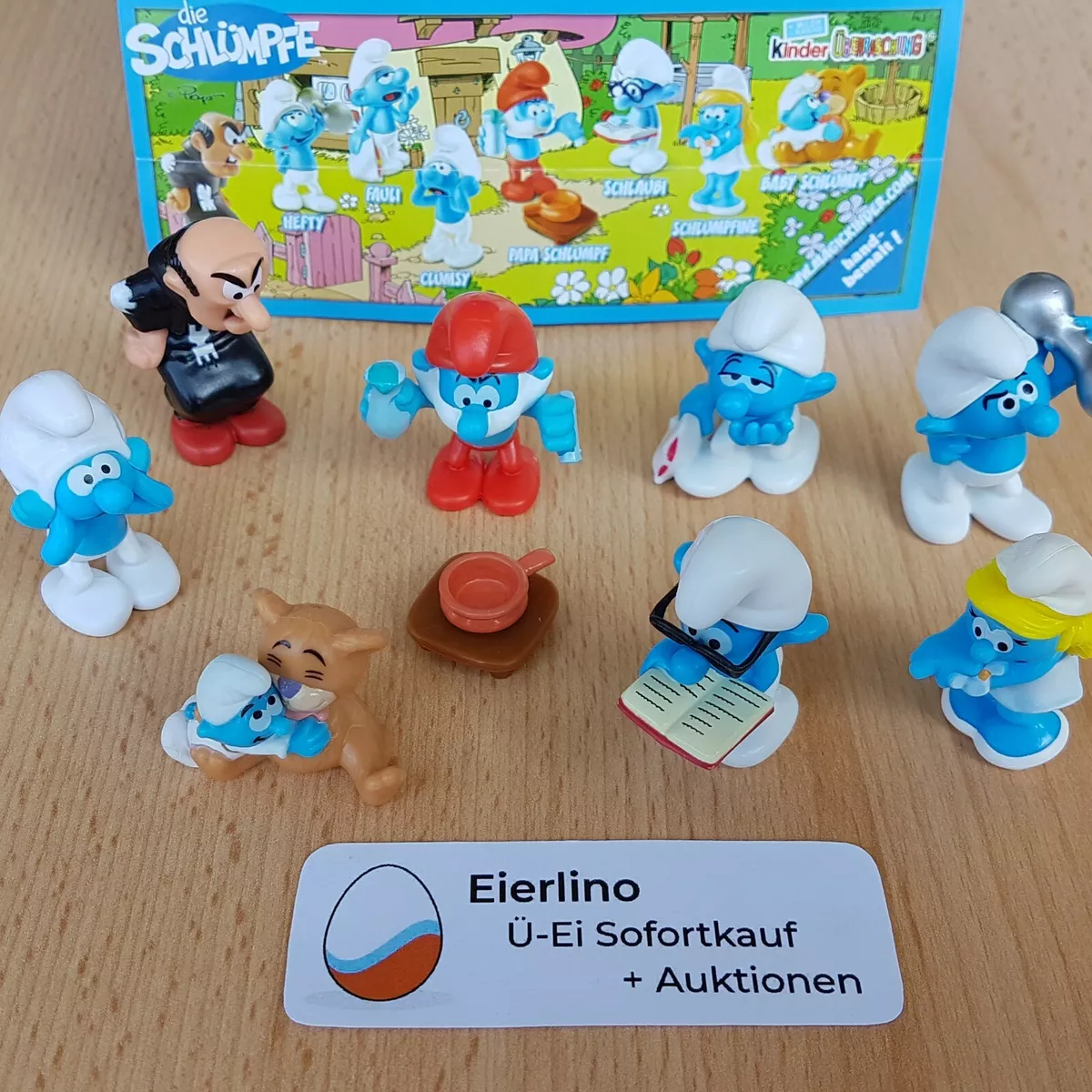 Kinder surprise hotsell smurfs 2018