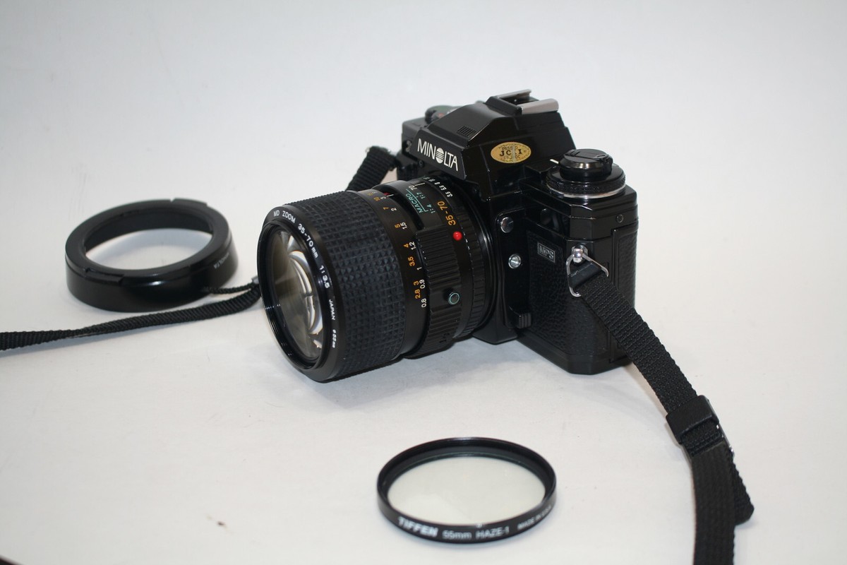Minolta X 700 X700 35mm SLR Camera w/ Minolta MD Zoom Macro