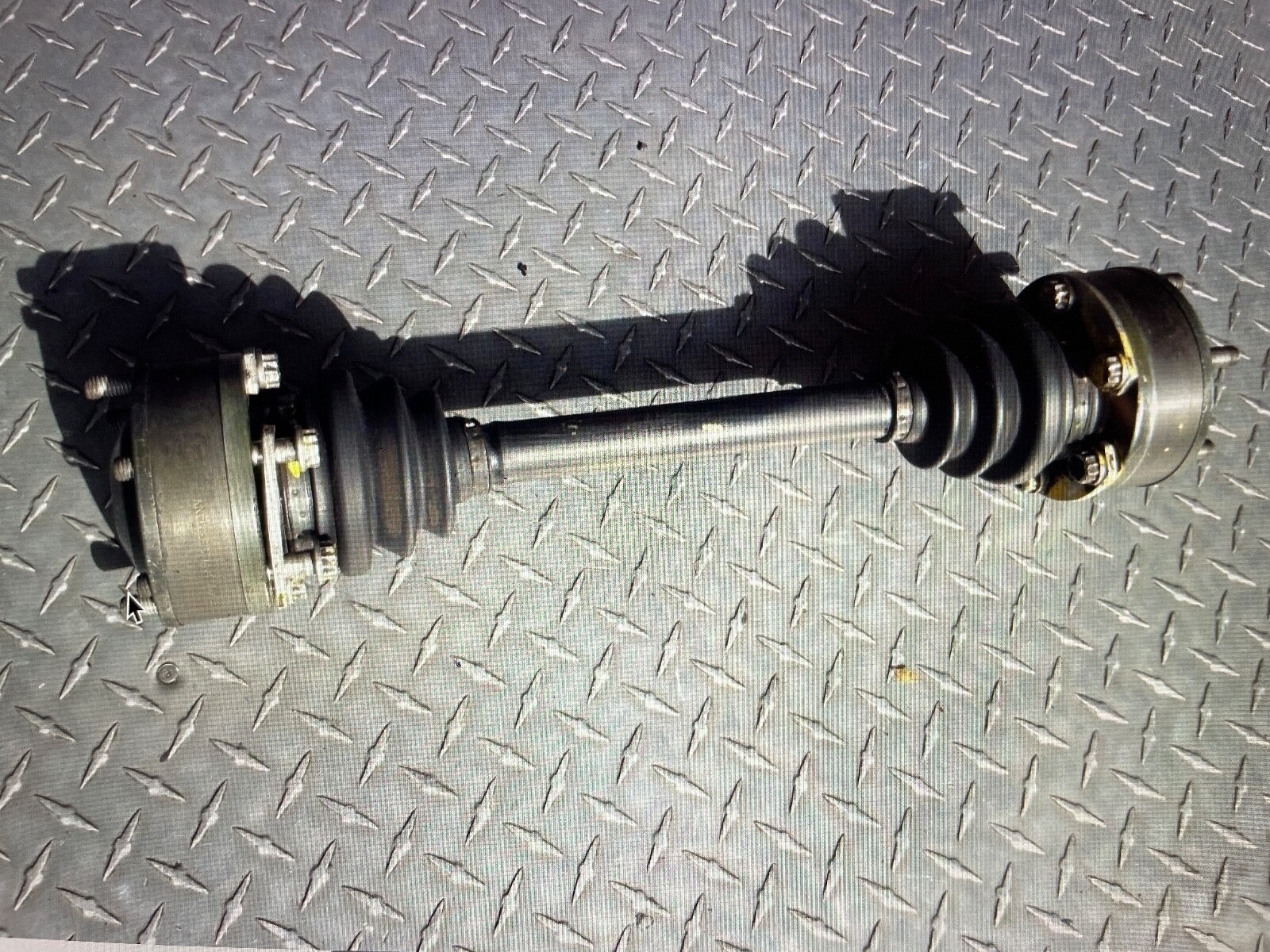 ROLLS ROYCE SILVER SPUR CV JOINT HALF SHAFT  RIGHT SIDE UG70485.  81 TO 1989