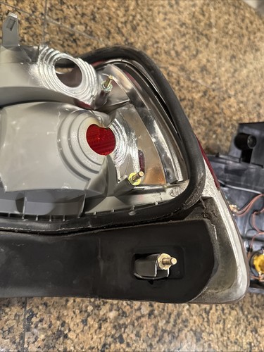 1996-99 Mercedes W140 GENUINE OEM Left Tail Light Assembly VERY GOOD CONDITION - Picture 16 of 24