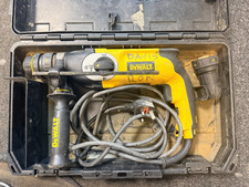 Dewalt D25124 Heavy Duty Sds Rotary Hammer Drill 800 Watt 240 Volt