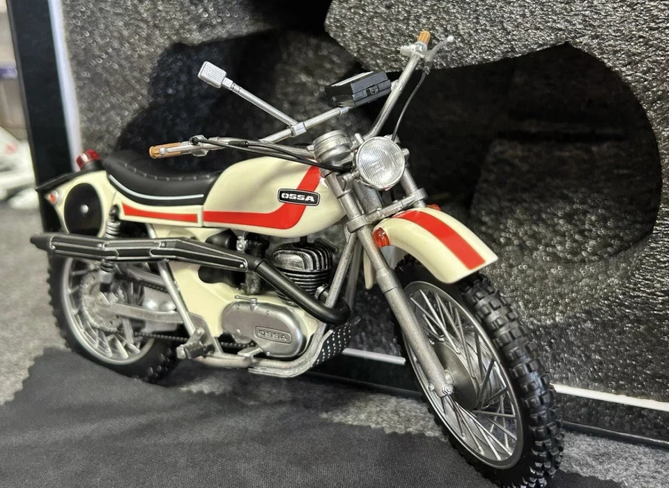 1/12 Scale MOTO OSSA 250 EA73 ENDURD Motorcycle Elite Diecast Model Toy - Image 3 of 4