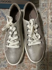 TOMS Kameron Lace Up Sneakers Champagne Metallic Suede Size Women’s 10