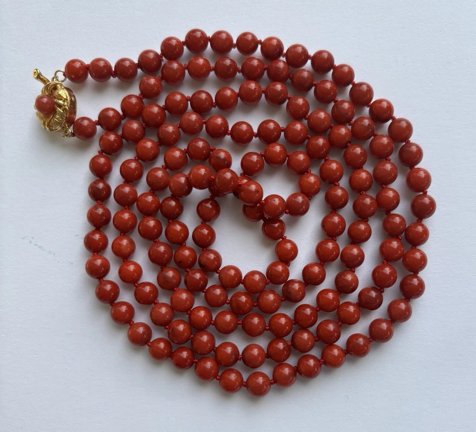 Collar italiano vintage de coral rojo - cuentas de coral natural rojo profundo, años 50-60 Foto 3 de 4