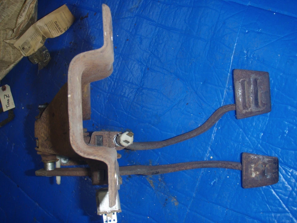 Pontiac73 74 75 1973 1974 1975 VENTURA GTO PEDALES STICK 4 velocidades pedal chevy Foto 3 de 4