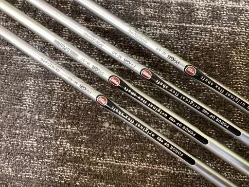 PRGR Egg 2014 Conjunto de Ferro 8i Re-barbado Usado com Desgaste Menor - Imagem 4 de 4