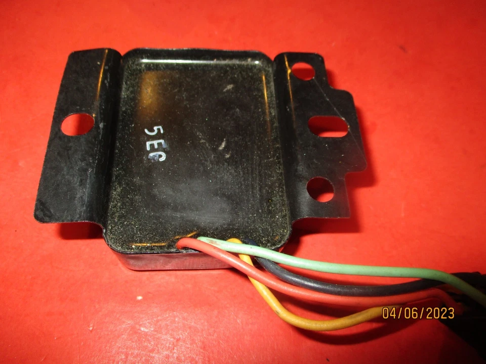 AMC - AMX--JAVELIN GREMLIN-REBEL-AMB.-1968-1970 --NUEVO -REGULADOR DE VOLTAJE-EE. UU. Foto 4 de 4