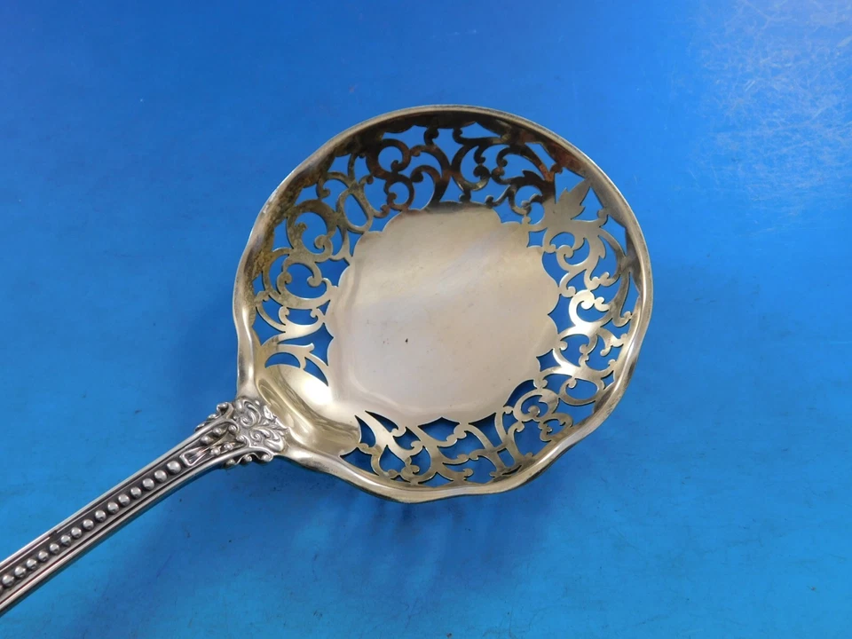 Cuchara de guisante de plata esterlina La Marquise de Reed and Barton GW 9" Pcd con cuchara de guisante Foto 2 de 4