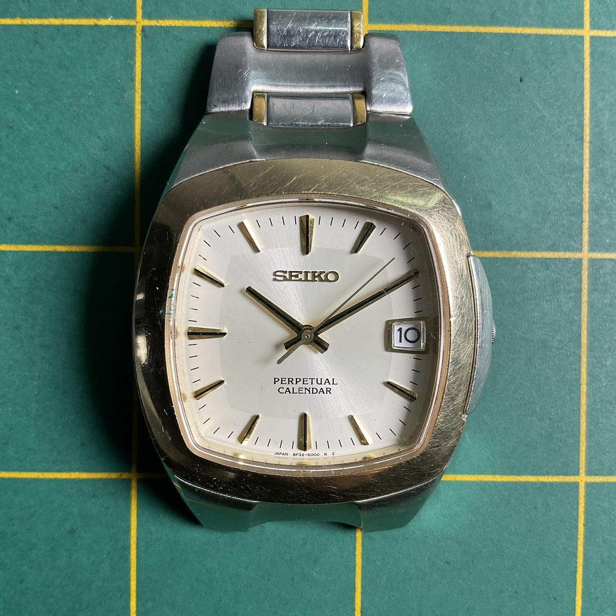 VINTAGE SEIKO PERPETUAL CALENDAR 8F32-5000 FOR PARTS OR REPAIR WATCH J19 VINTAGE SEIKO PERPETUAL CALENDAR 8F32-5000 FOR PARTS OR REPAIR WATCH J19