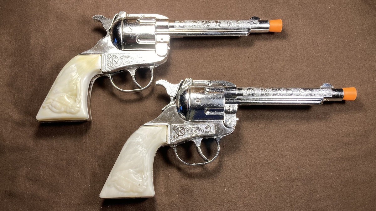 Pair / Set Vintage Kilgore Mustang 1950s 60s Die Cast Cap