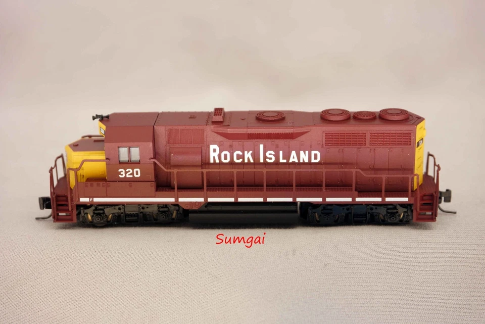 MTL 981 01 101 Rock Island GP35 locomotive 320 Z Scale Z Gauge Micro-Trains Line - Image 2 of 4