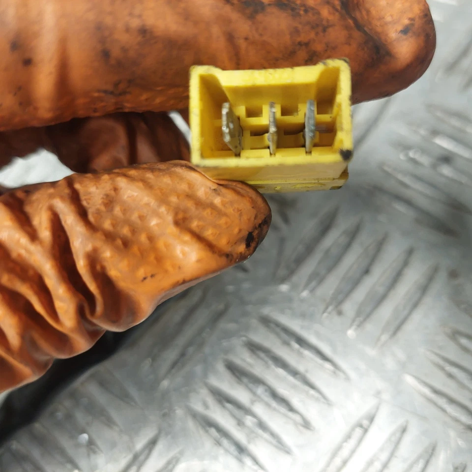 Fiat Coupe 20V 1997 O/S taillight driver right hand side rear light PAIR - Image 4 of 4