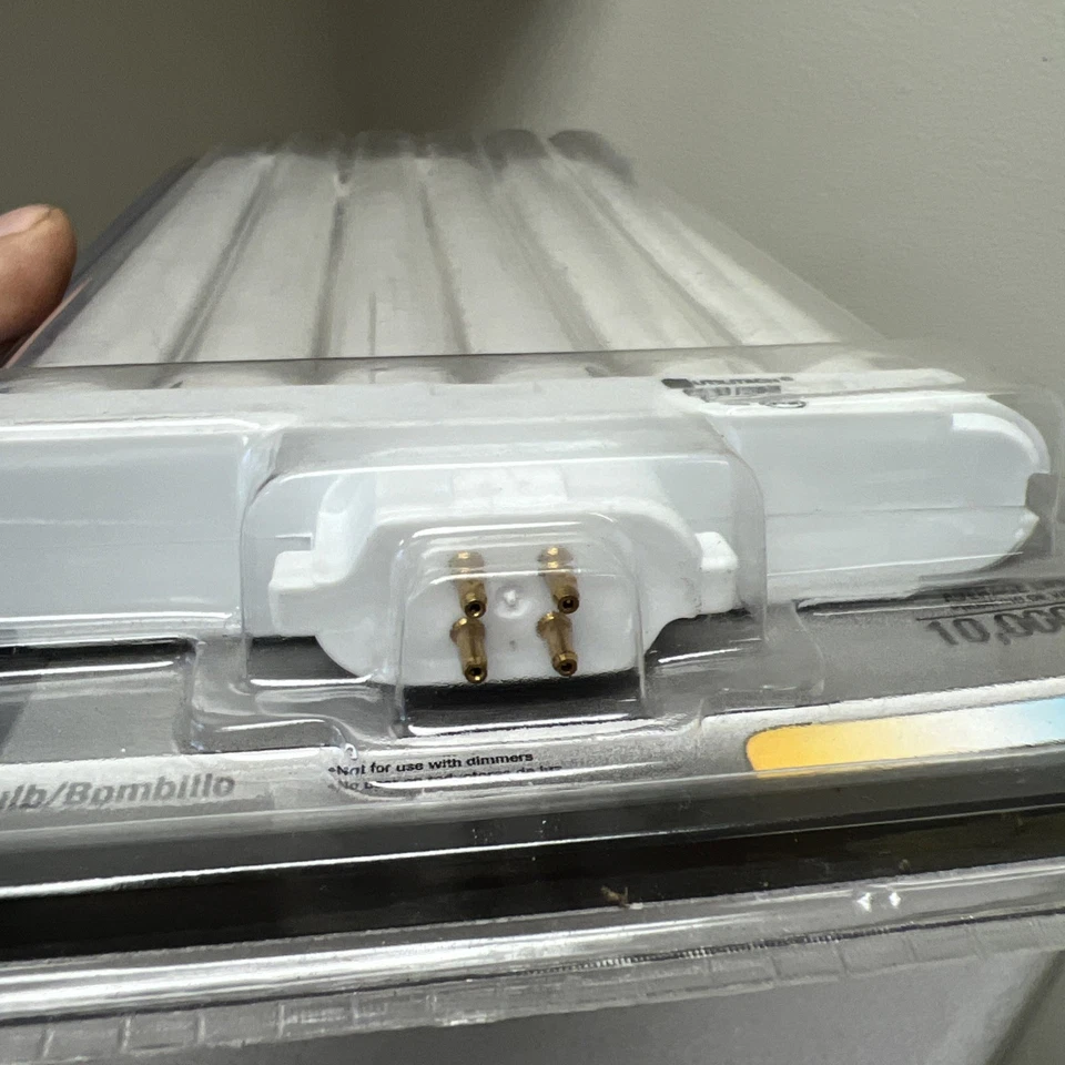 Lâmpada CFL 65watt 4 pinos, luz do dia 6500k Utilitech 10000 Hr 3835 Lum. GX10q-4 - Imagem 4 de 4