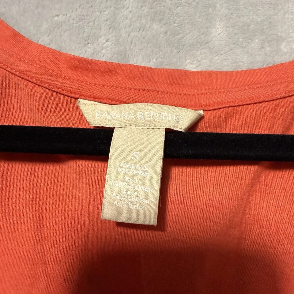 Camiseta sin mangas Banana Republic para mujer talla S salmón sin mangas cuello redondo Foto 3 de 4