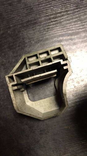 BMW 1ER E81 E87 KÜHLUNG KÜHLER UNTERE HALTERUNG O/S RECHTE SEITE 7526444