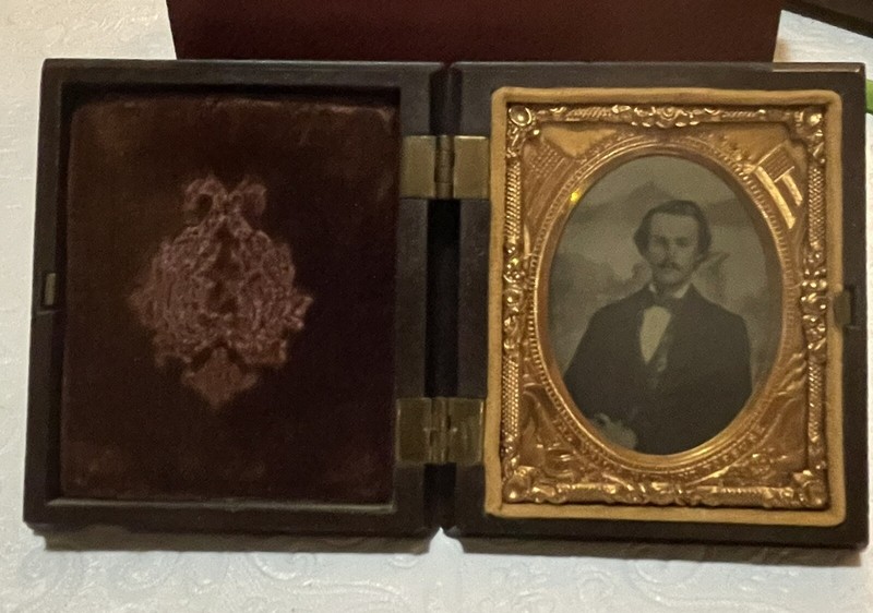 Daguerreotype in Union case of Man