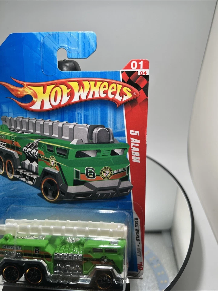 2010 Hot Wheels #179 Race World City 5 Alarm Fire Green D1 - Image 2 of 4