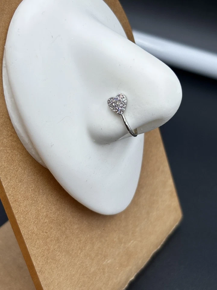 Due Piercing finto per il naso NO FORO in Acciaio chirurgico con veri zirconi - Immagine 3 di 4