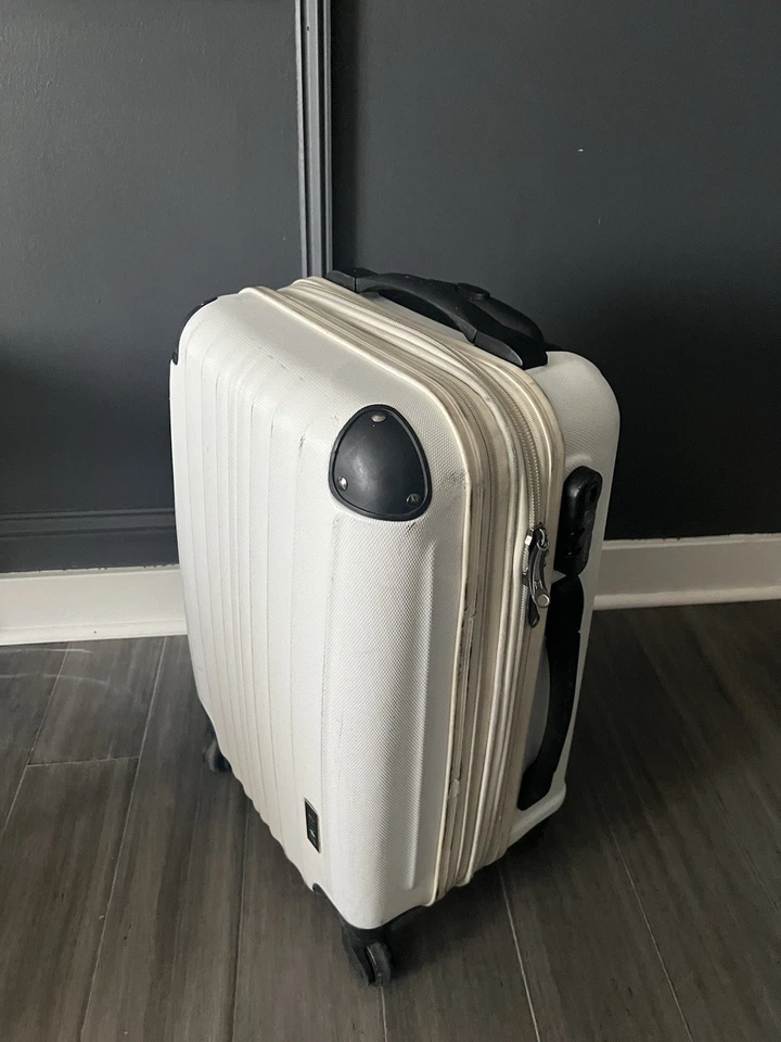 Calpak 20” Hard Case Carry On Luggage - Image 2 of 4