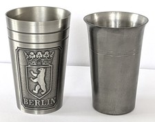 1 Zinn Becher m. Berliner Stadtwappen+Zinn Becher Innung Deutscher Zinn-Giesser