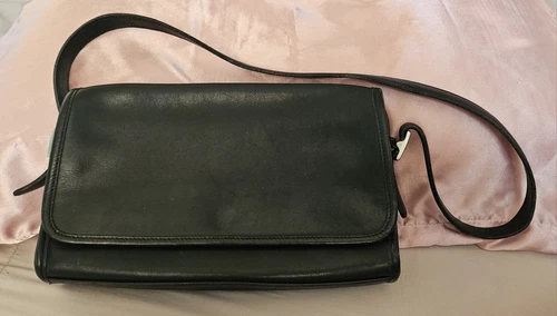 Vintage 90s COACH Black Leather Shoulder Bag w/ Flap Made in USA 9072
