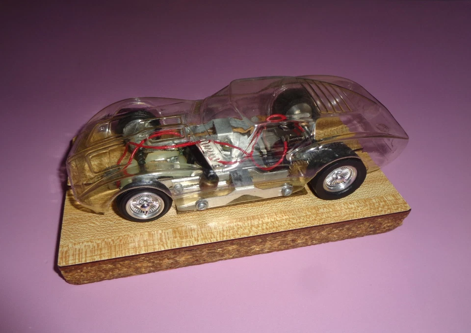 Coche Ranura MPC Mako Shark con Carrocería Transparente Original Sin Pintar y Piezas de Borde Foto 2 de 4