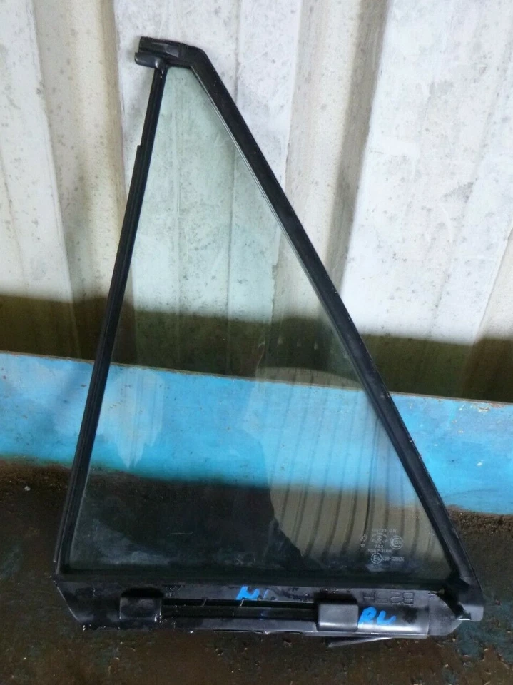 Mazda 323 BJ 98-03 escotilha porta traseira direita vidro 1/4 - Imagem 2 de 2